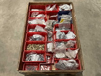 Partij installatiemateriaal - afbeelding 1 van  8