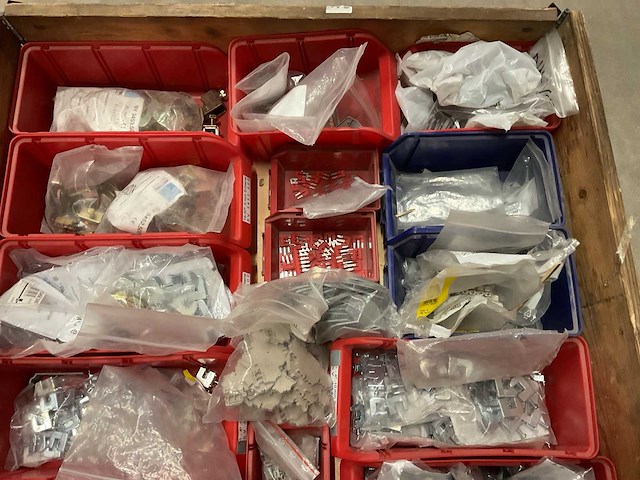 Partij installatiemateriaal - afbeelding 3 van  8