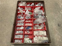 Partij installatiemateriaal - afbeelding 1 van  9