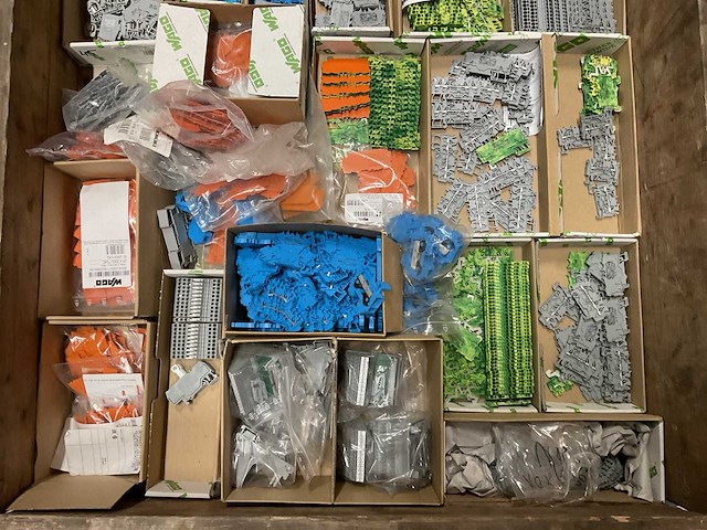 Partij installatiemateriaal - afbeelding 5 van  12