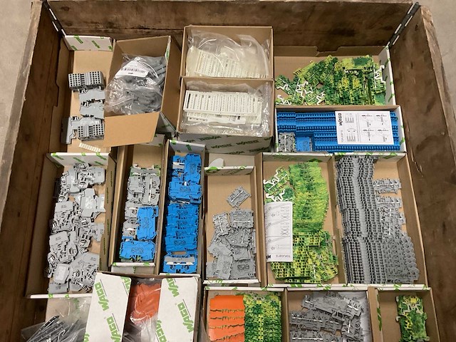 Partij installatiemateriaal - afbeelding 6 van  12