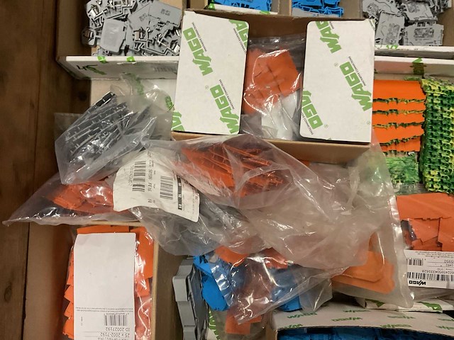 Partij installatiemateriaal - afbeelding 10 van  12