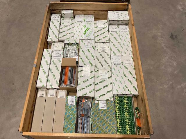 Partij installatiemateriaal - afbeelding 1 van  7