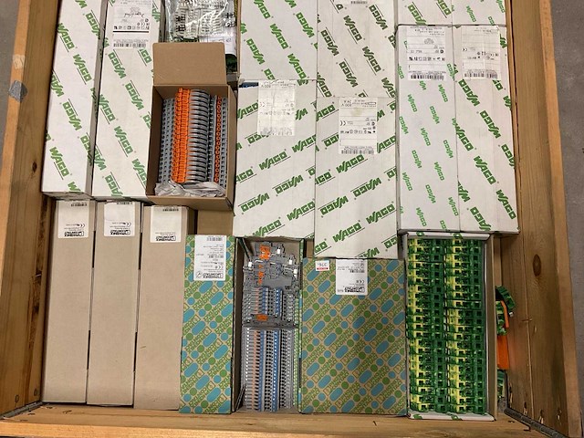 Partij installatiemateriaal - afbeelding 2 van  7