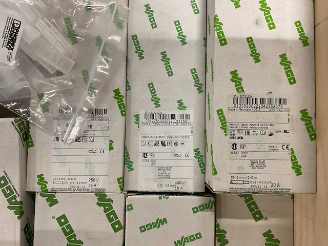 Partij installatiemateriaal - afbeelding 2 van  11