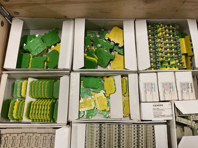 Partij installatiemateriaal - afbeelding 3 van  11