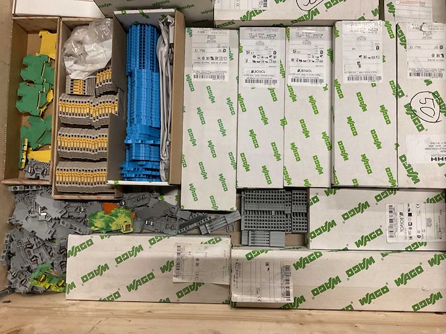 Partij installatiemateriaal - afbeelding 4 van  11