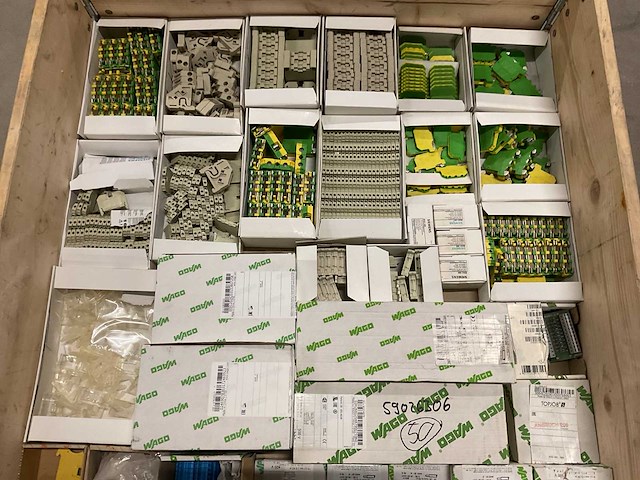 Partij installatiemateriaal - afbeelding 5 van  11