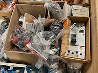 Partij installatiemateriaal - afbeelding 3 van  14