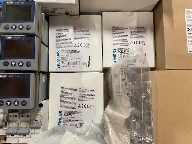 Partij installatiemateriaal - afbeelding 12 van  14