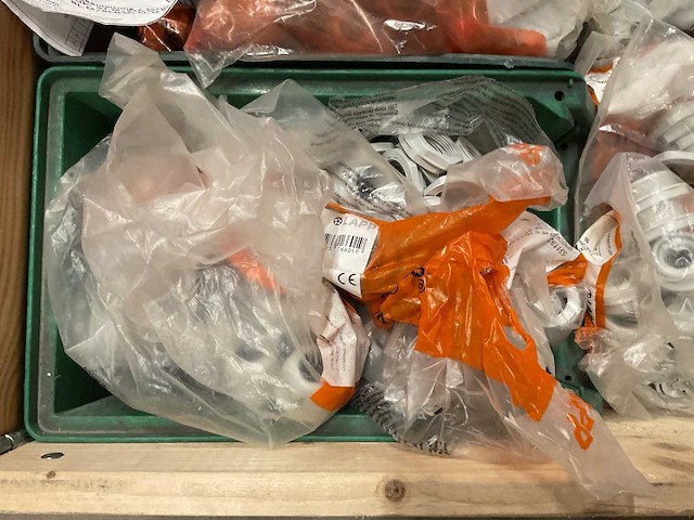 Partij installatiemateriaal - afbeelding 6 van  11