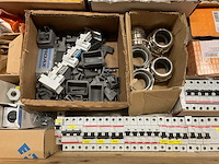 Partij installatiemateriaal - afbeelding 6 van  9