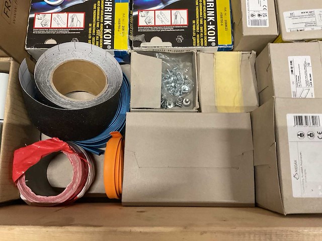 Partij installatiemateriaal - afbeelding 9 van  11