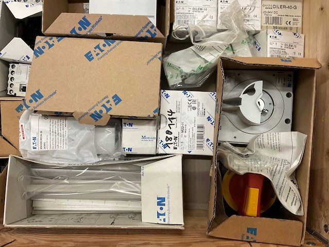 Partij installatiemateriaal - afbeelding 4 van  12