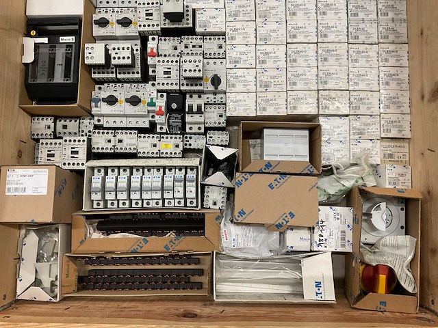 Partij installatiemateriaal - afbeelding 5 van  12