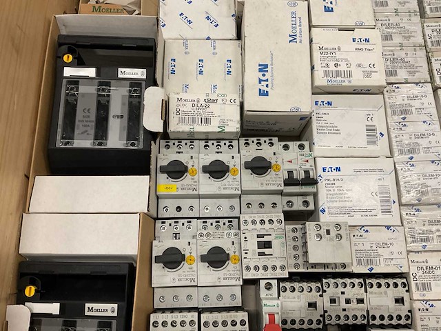 Partij installatiemateriaal - afbeelding 9 van  12