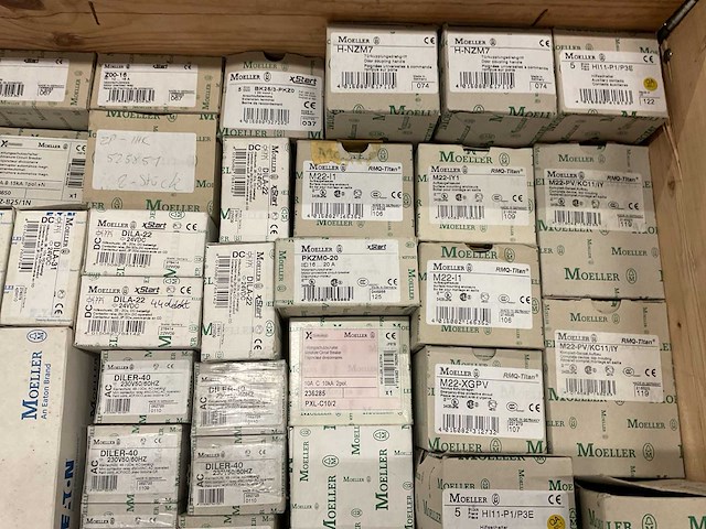 Partij installatiemateriaal - afbeelding 11 van  12