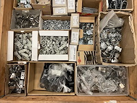 Partij installatiemateriaal - afbeelding 2 van  9