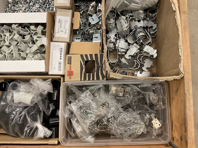 Partij installatiemateriaal - afbeelding 5 van  9