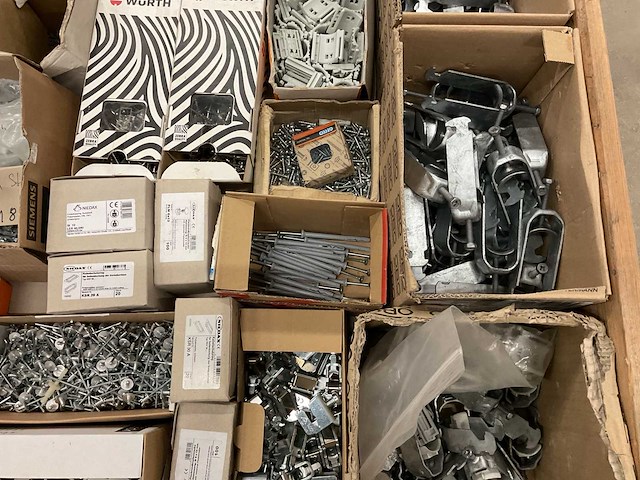 Partij installatiemateriaal - afbeelding 6 van  9