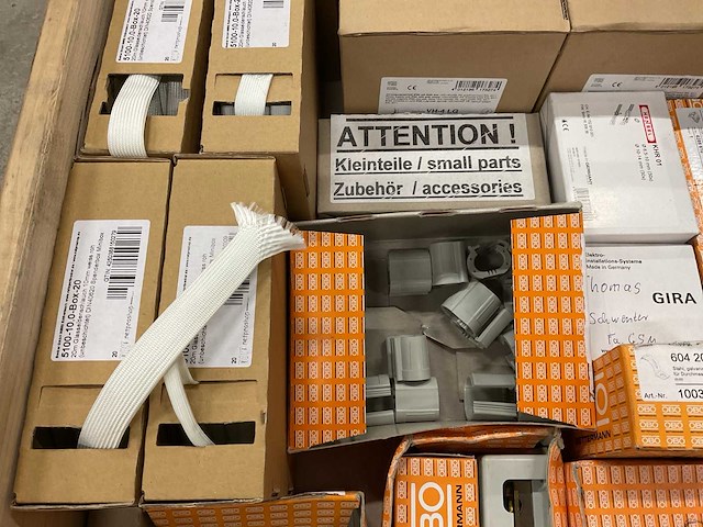 Partij installatiemateriaal - afbeelding 10 van  11