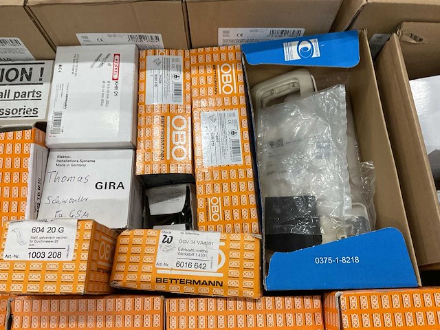 Partij installatiemateriaal - afbeelding 11 van  11