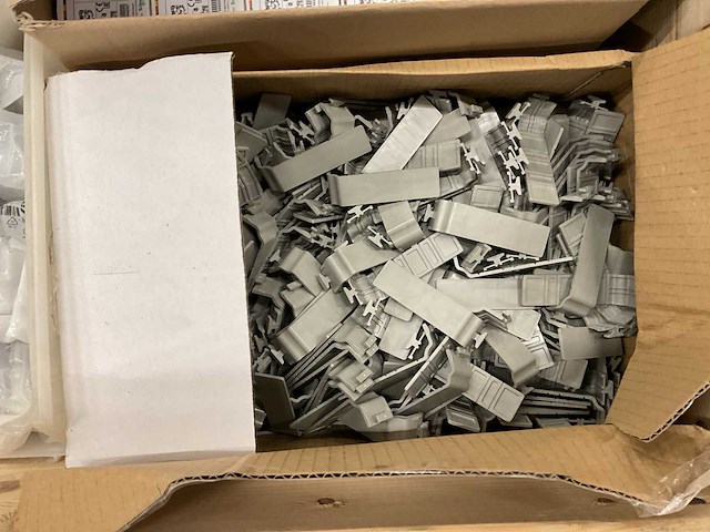 Partij installatiemateriaal - afbeelding 6 van  10