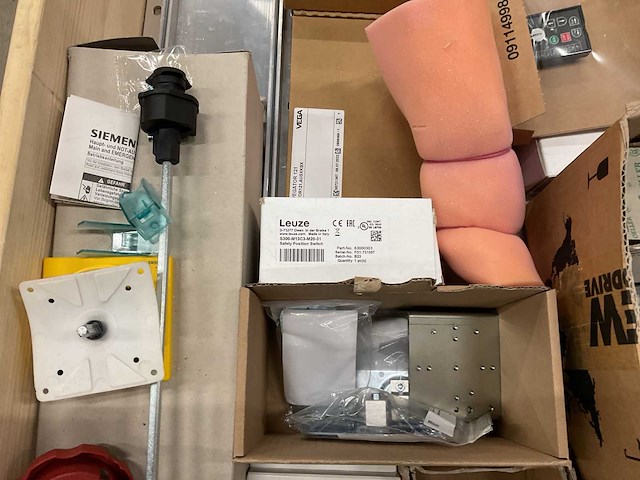 Partij installatiemateriaal - afbeelding 10 van  10