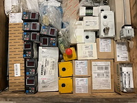 Partij installatiemateriaal - afbeelding 1 van  8