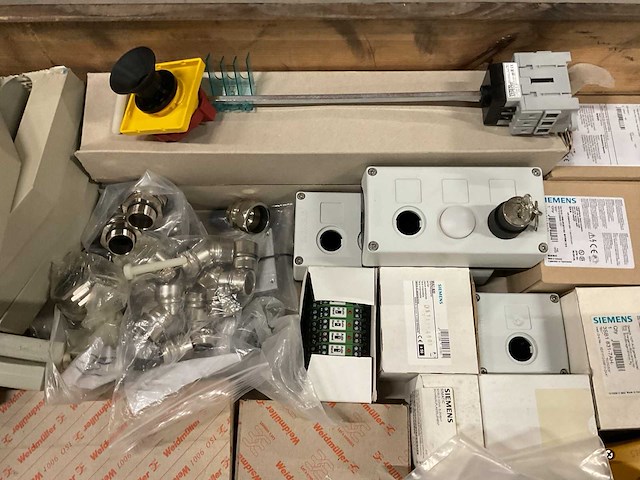 Partij installatiemateriaal - afbeelding 4 van  8