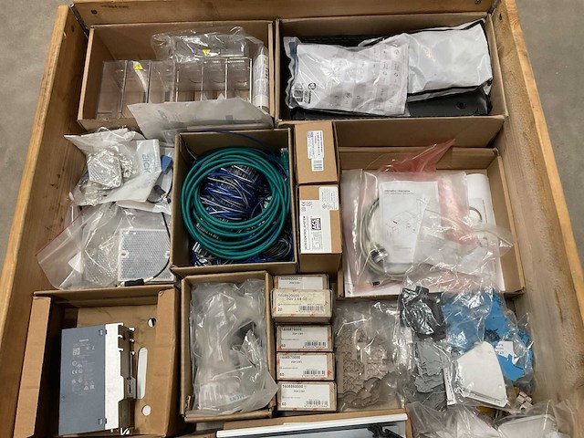 Partij installatiemateriaal - afbeelding 6 van  12