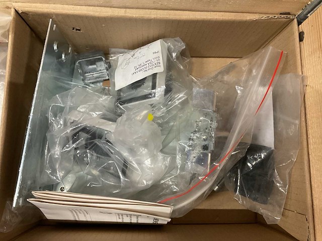 Partij installatiemateriaal - afbeelding 9 van  12