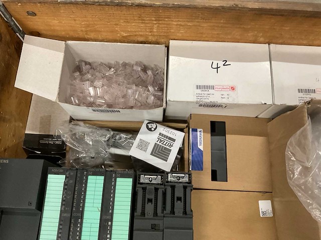 Partij installatiemateriaal - afbeelding 2 van  11