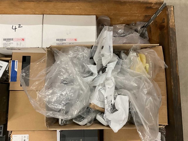 Partij installatiemateriaal - afbeelding 3 van  11