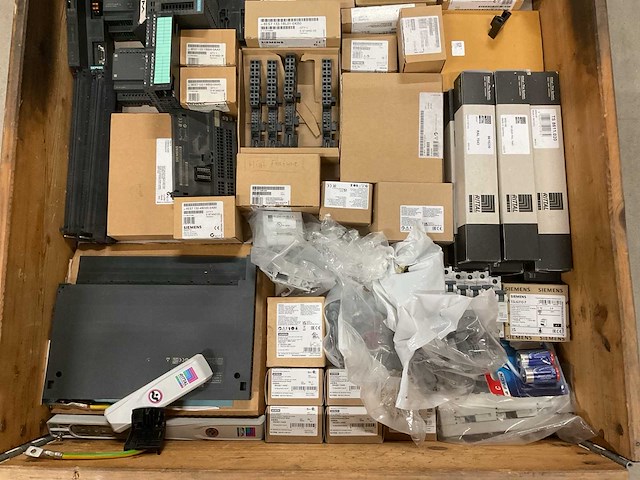 Partij installatiemateriaal - afbeelding 4 van  11