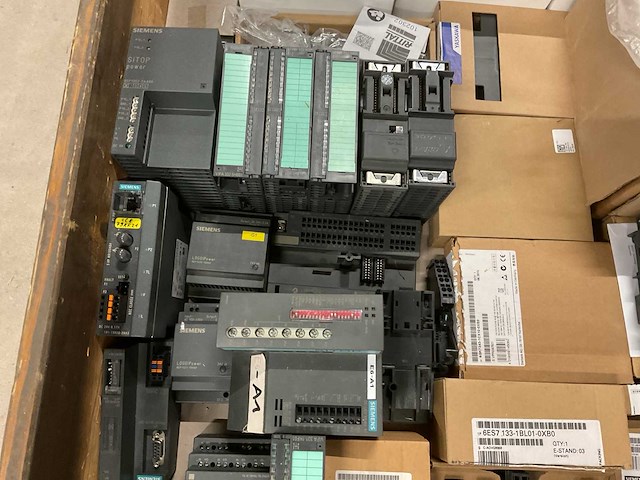 Partij installatiemateriaal - afbeelding 11 van  11