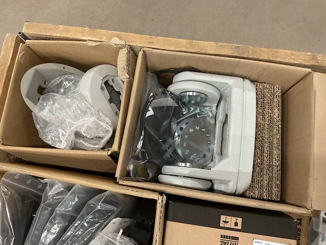 Partij installatiemateriaal - afbeelding 2 van  10