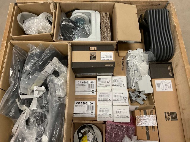 Partij installatiemateriaal - afbeelding 4 van  10