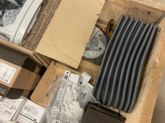 Partij installatiemateriaal - afbeelding 10 van  10