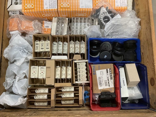 Partij installatiemateriaal - afbeelding 4 van  11