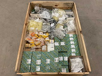 Partij installatiemateriaal - afbeelding 1 van  10