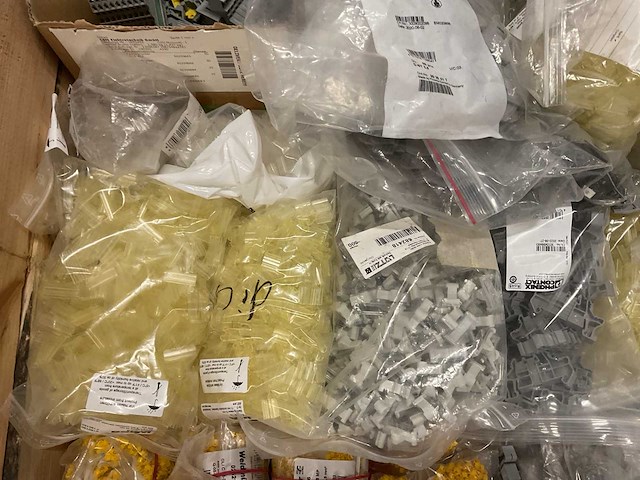 Partij installatiemateriaal - afbeelding 9 van  10