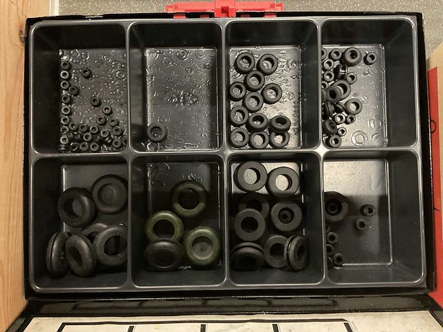 Partij installatiemateriaal - afbeelding 10 van  11