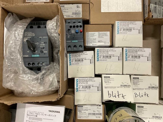 Partij installatiemateriaal - afbeelding 3 van  16