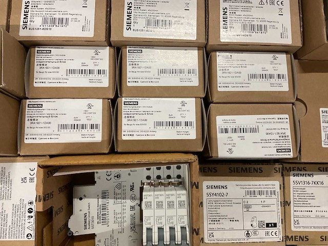 Partij installatiemateriaal - afbeelding 6 van  16