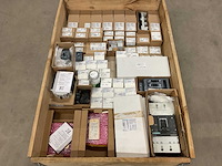 Partij installatiemateriaal - afbeelding 1 van  16