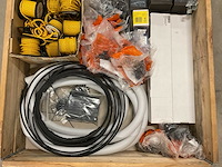 Partij installatiemateriaal - afbeelding 2 van  9