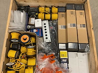 Partij installatiemateriaal - afbeelding 3 van  9