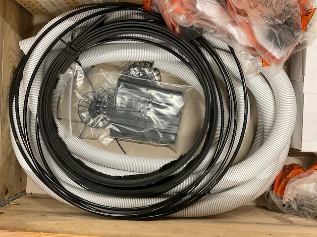 Partij installatiemateriaal - afbeelding 4 van  9