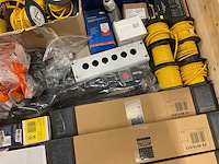 Partij installatiemateriaal - afbeelding 8 van  9